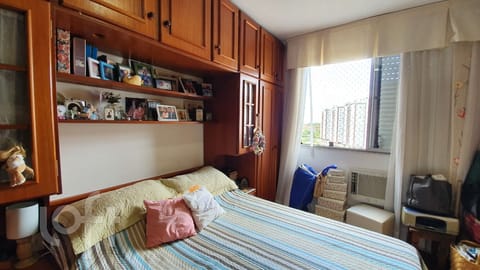 Image 10 - 227774